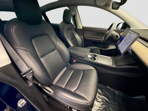 Used 2021 Tesla Model Y Long Range image 15