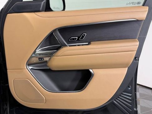 Certified 2023 Land Rover Range Rover SE image 18