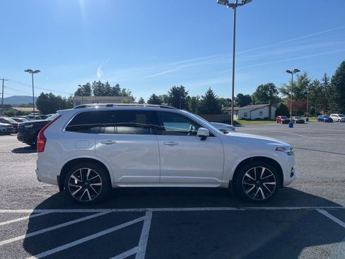 Used 2018 Volvo XC90 T6 Momentum w/ Convenience Package AWD/4WD image 7