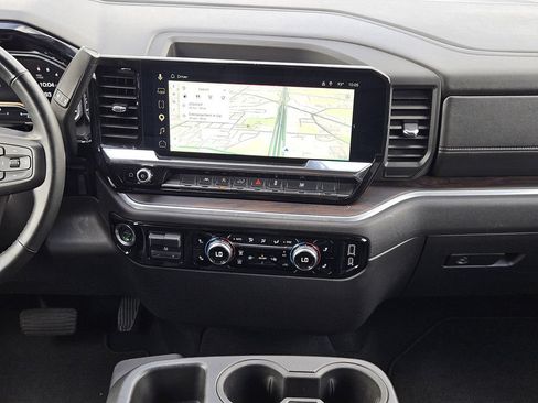 Used 2025 GMC Sierra 1500 SLT RWD image 16