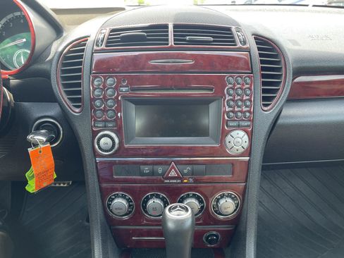 Used 2009 Mercedes-Benz SLK 300 image 9