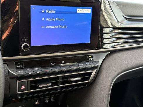 Used 2025 Toyota Camry LE image 10