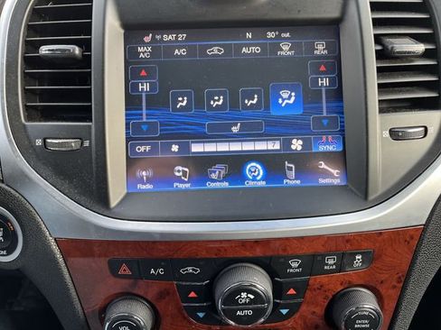 Used 2014 Chrysler 300 AWD w/ Driver Convenience Group image 19