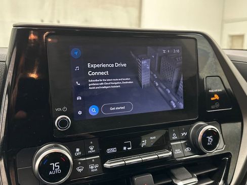 Used 2023 Toyota Highlander LE image 25