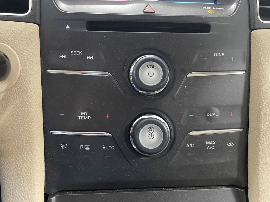 Used 2014 Ford Taurus SEL w/ Equipment Group 201A FWD image 32