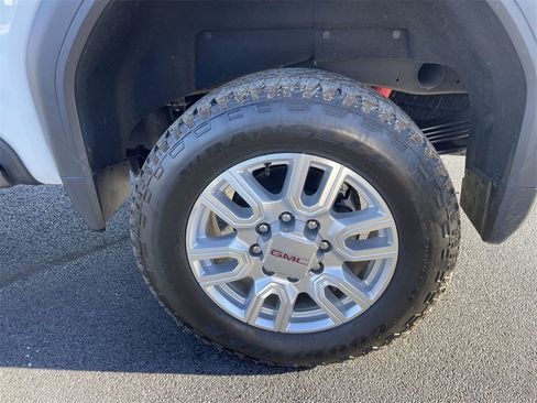 Used 2024 GMC Sierra 2500 SLE w/ SLE Value Package; image 7