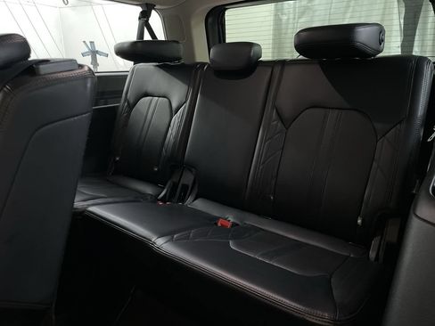 Used 2019 Ford Expedition Max Platinum AWD/4WD image 22