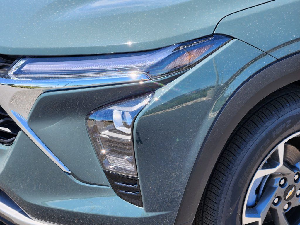 New 2026 Chevrolet Trax LT w/ LT Convenience Package FWD image 5
