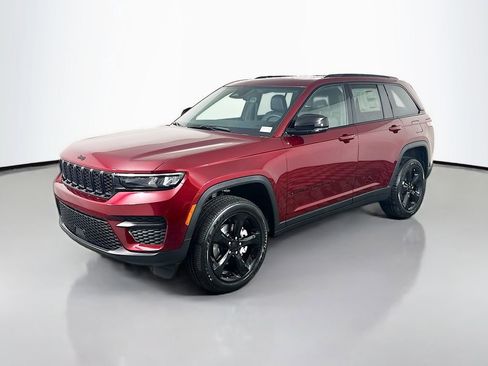 New 2025 Jeep Grand Cherokee Altitude image 3