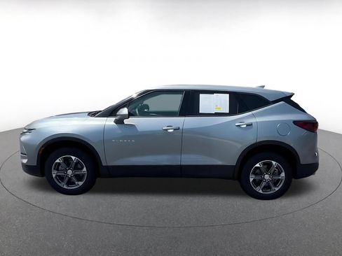 Used 2025 Chevrolet Blazer LT FWD image 7
