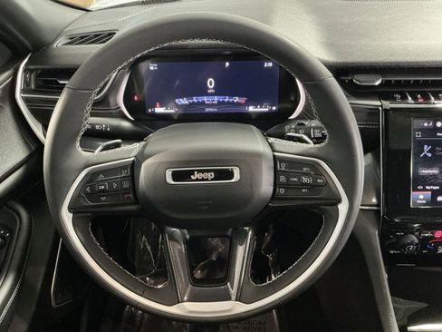 Used 2023 Jeep Grand Cherokee Altitude image 24