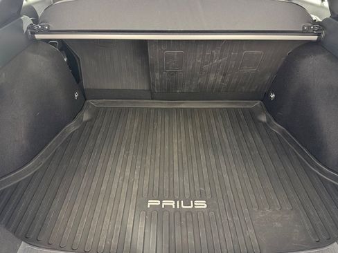 Used 2022 Toyota Prius XLE FWD image 14