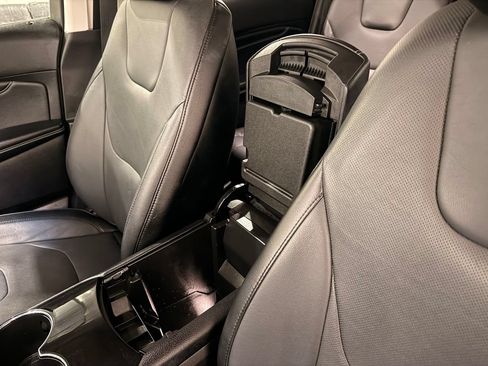 Used 2017 Ford Edge Titanium w/ Equipment Group 301A FWD image 29