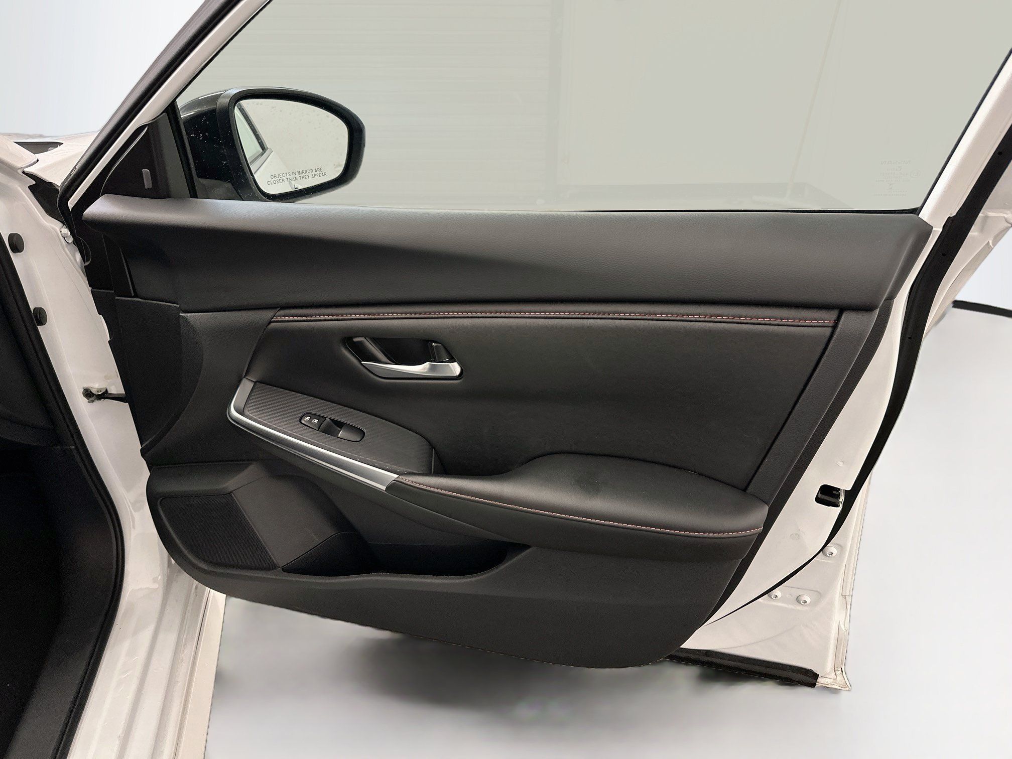Used 2025 Nissan Sentra SR FWD image 32