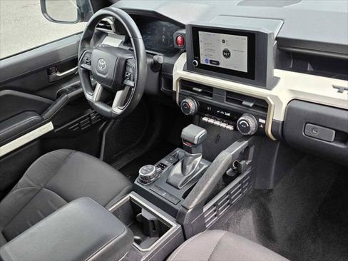 Used 2024 Toyota Tacoma TRD Off-Road AWD/4WD image 10