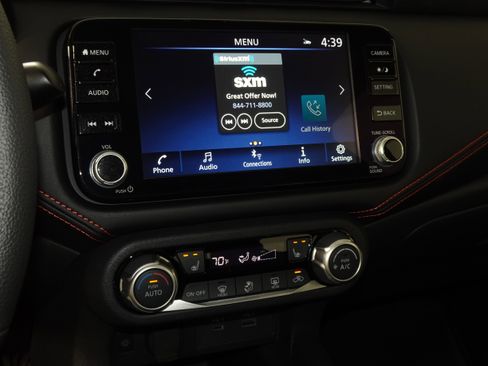 New 2025 Nissan Versa SR w/ Trunk Package image 24