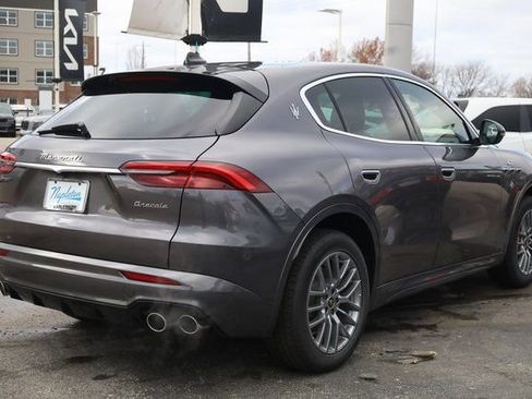 New 2024 Maserati Grecale GT image 5