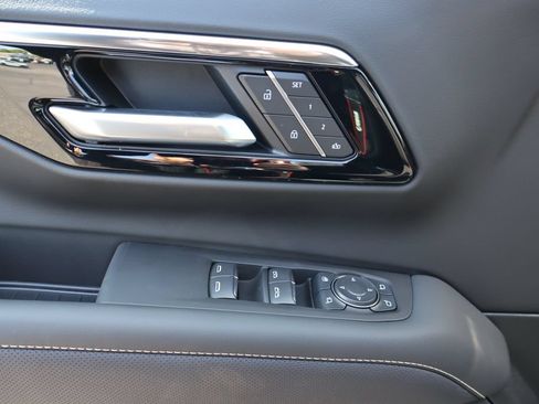 New 2026 Chevrolet Suburban Premier AWD/4WD image 20