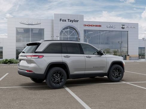 Used 2026 Jeep Grand Cherokee Altitude AWD/4WD image 4