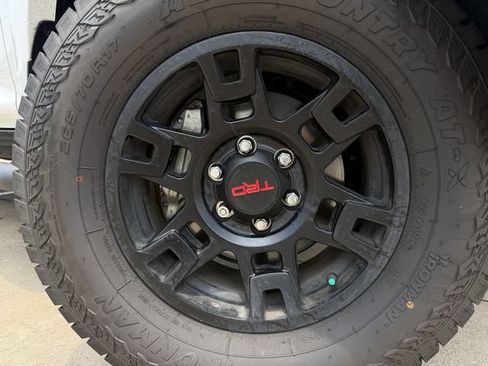 Used 2024 Toyota 4Runner SR5 Premium w/ Moonroof Package AWD/4WD image 9