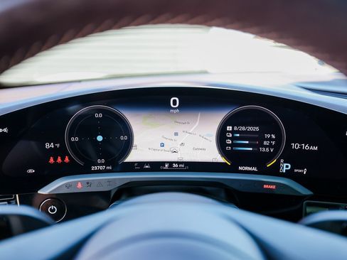 Certified 2021 Porsche Taycan image 15