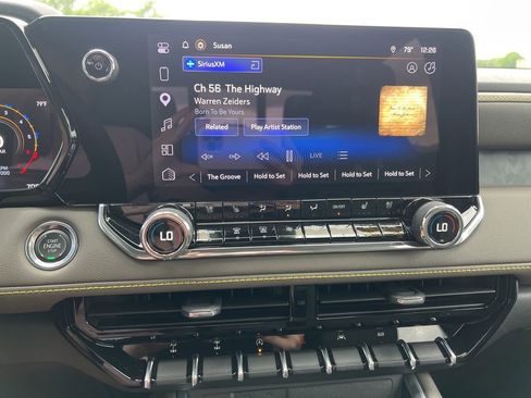 Used 2025 Chevrolet Colorado ZR2 image 30