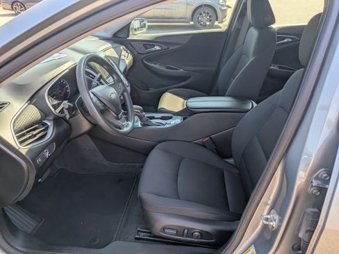Used 2025 Chevrolet Malibu LT FWD image 13