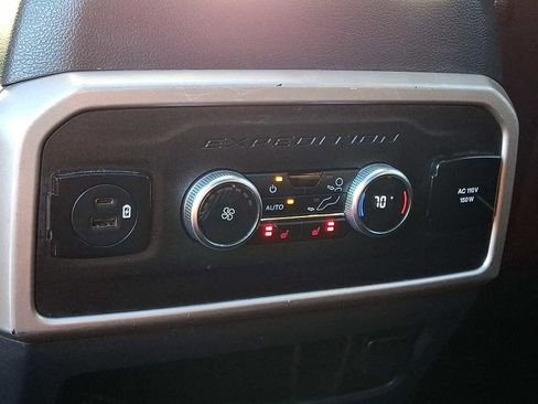 Used 2023 Ford Expedition Max Limited image 12