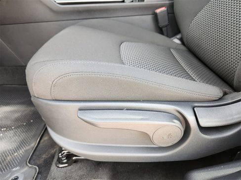 New 2026 Kia Sportage LX image 17