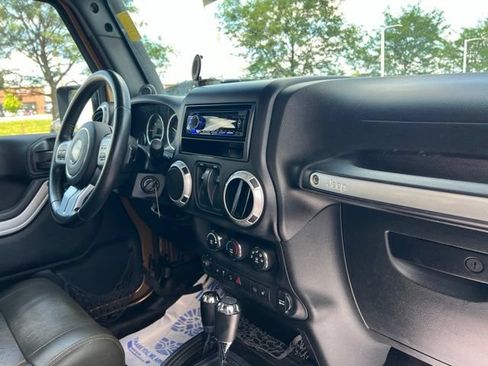 Used 2011 Jeep Wrangler Sahara w/ Connectivity Group AWD/4WD image 29