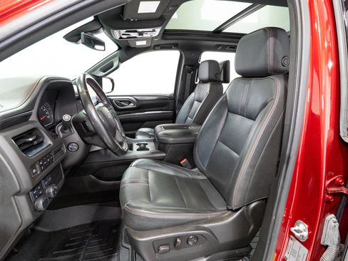 Used 2021 Chevrolet Suburban RST w/ Luxury Package AWD/4WD image 14