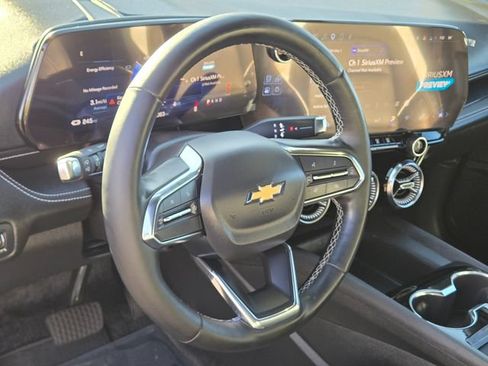 Used 2024 Chevrolet Blazer EV LT AWD/4WD image 17