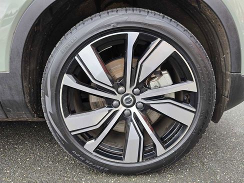 Certified 2022 Volvo XC40 P8 Recharge Ultimate image 17