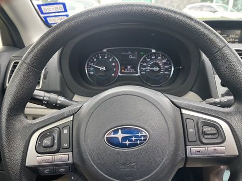 Used 2017 Subaru Forester 2.5i Premium AWD/4WD image 10