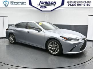 Used 2022 Lexus ES 350 Ultra Luxury w/ Accessory Package FWD video 3