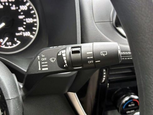 Certified 2022 Nissan Rogue SV image 25