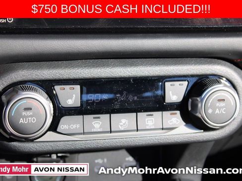 New 2025 Nissan Versa SR w/ Trunk Package image 23