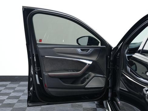 Used 2021 Audi RS 6 w/ Carbon Optic Package image 21