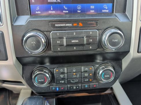 Used 2020 Ford F150 Lariat RWD image 13