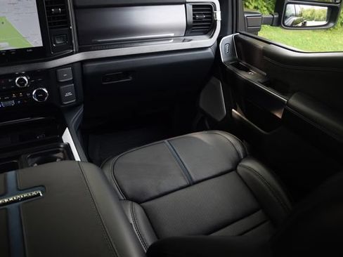 Used 2026 Ford F450 Platinum w/ FX4 Off-Road Package AWD/4WD image 13