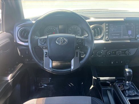 Used 2020 Toyota Tacoma TRD Sport AWD/4WD image 6