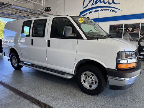 Used 2024 Chevrolet Express 2500 w/ Driver Convenience Package RWD image 11