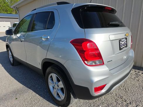 Used 2019 Chevrolet Trax LT w/ LT Convenience Package FWD image 7