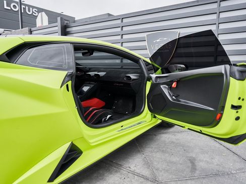 Used 2022 Lamborghini Huracan STO image 33