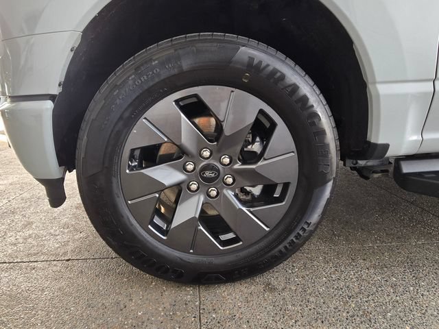 Used 2024 Ford F150 Lightning Flash AWD/4WD image 35