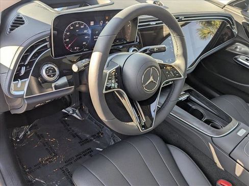 Used 2025 Mercedes-Benz E 350 Sedan image 3