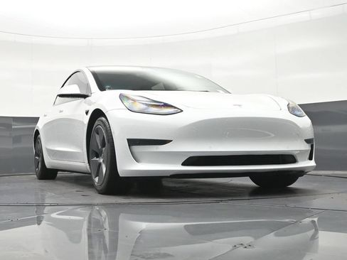 Used 2022 Tesla Model 3 Standard Range RWD image 28