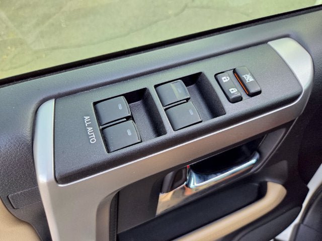 Used 2023 Toyota 4Runner SR5 AWD/4WD image 34