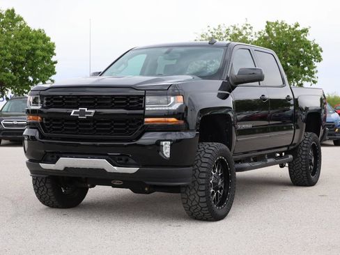 Used 2018 Chevrolet Silverado 1500 LT w/ All Star Edition AWD/4WD image 6