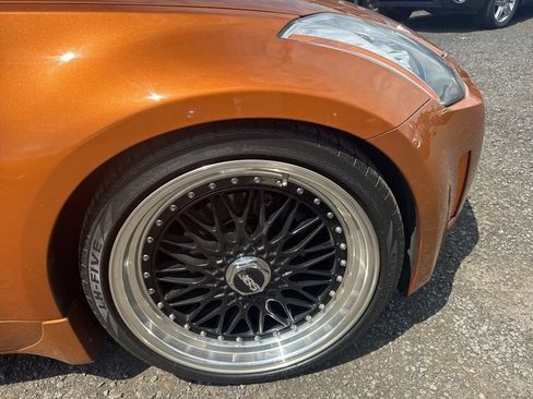 Used 2005 Nissan 350Z Touring image 24